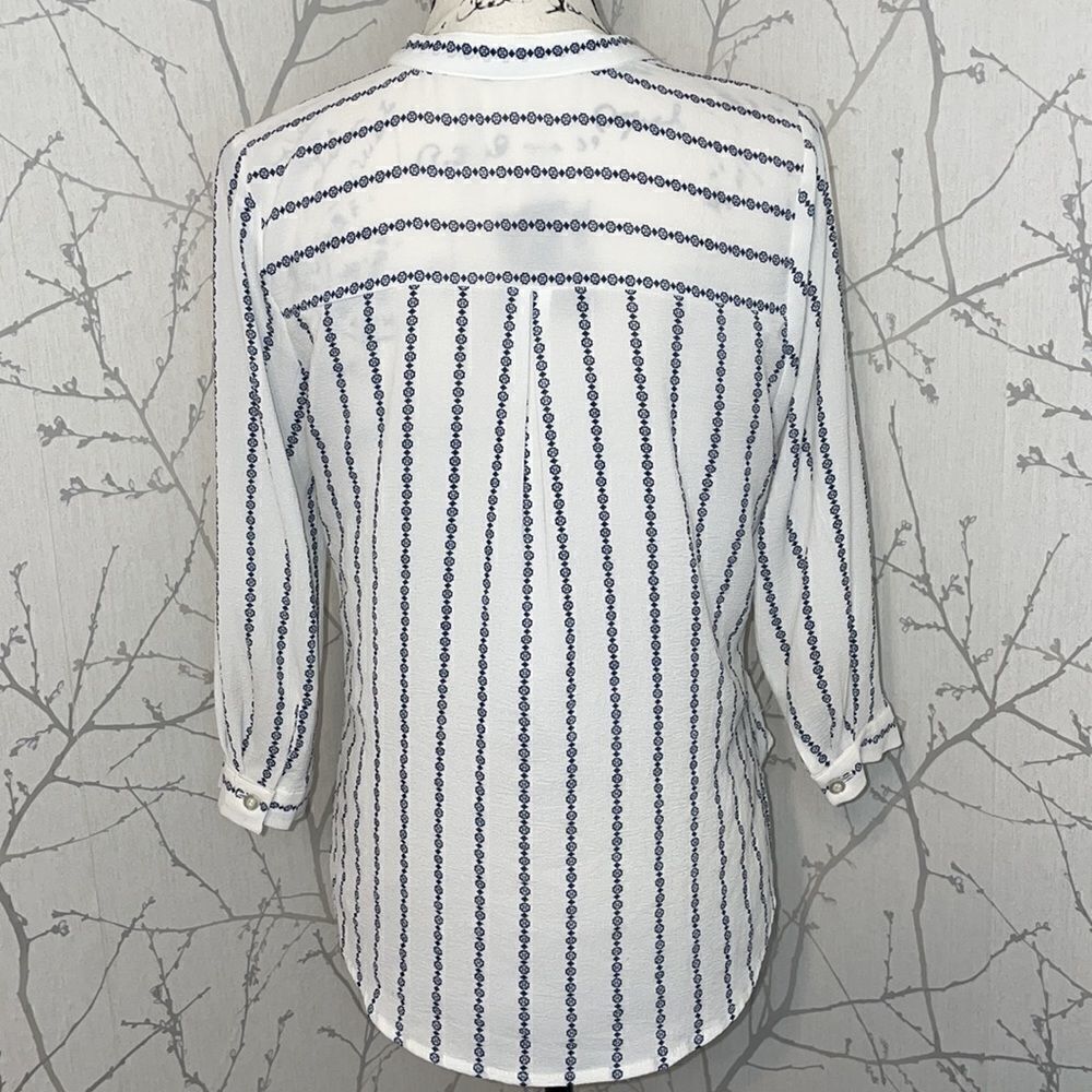 ‎Mine blouse, Size Medium - Picture 3 of 4